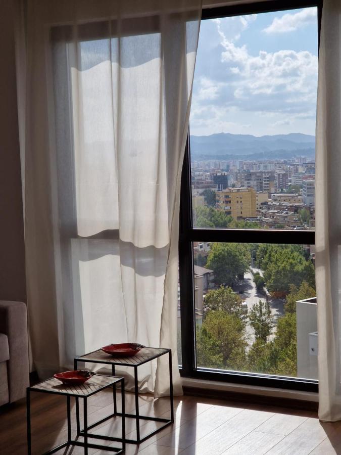 Red & White Palace Apartment 티라나 외부 사진