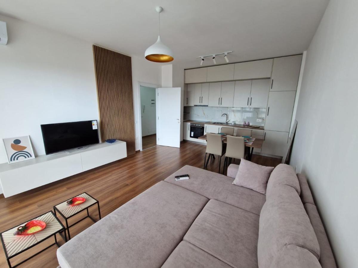 Red & White Palace Apartment 티라나 외부 사진