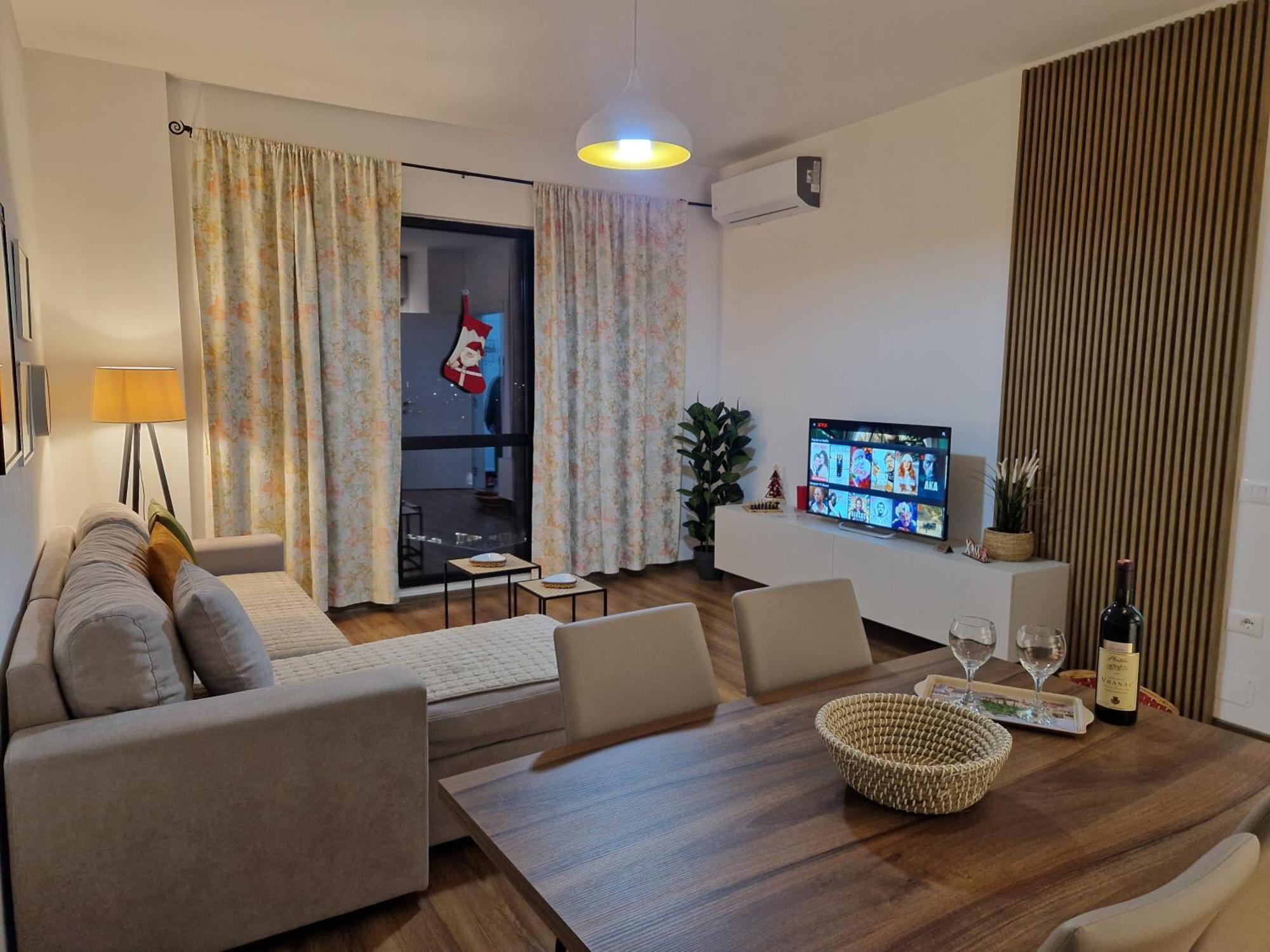 Red & White Palace Apartment 티라나 외부 사진