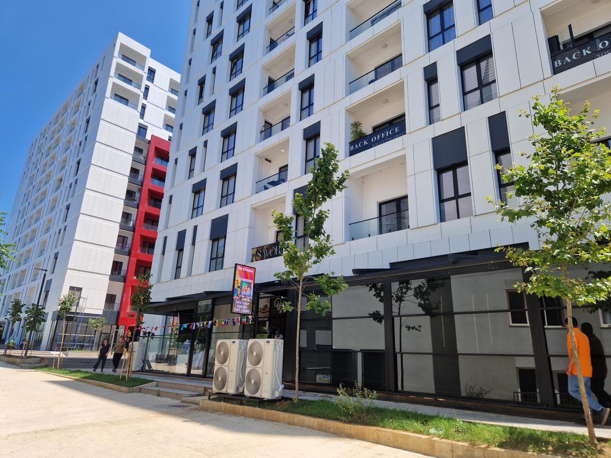 Red & White Palace Apartment 티라나 외부 사진