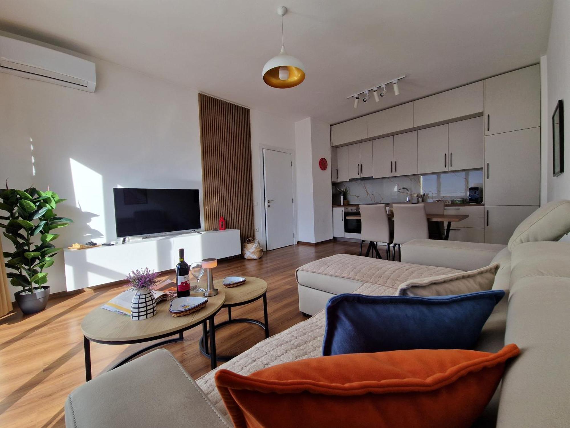 Red & White Palace Apartment 티라나 외부 사진